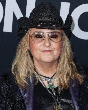 Melissa Etheridge, 2 Şubat 2024 'te Los Angeles Kongre Merkezi' nde düzenlenen Jon Bon Jovi onuruna düzenlenen 2024 MusiCares Person of the Year 'a ulaştı.. 
