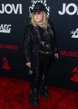 Melissa Etheridge, 2 Şubat 2024 'te Los Angeles Kongre Merkezi' nde düzenlenen Jon Bon Jovi onuruna düzenlenen 2024 MusiCares Person of the Year 'a ulaştı.. 