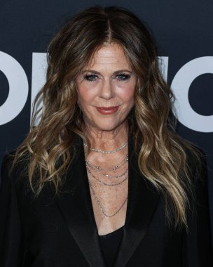 Rita Wilson, 2 Şubat 2024 'te Los Angeles Kongre Merkezi' nde düzenlenen Jon Bon Jovi onuruna düzenlenen 2024 MusiCares Person of the Year 'a ulaştı.. 