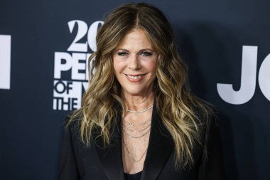 Rita Wilson, 2 Şubat 2024 'te Los Angeles Kongre Merkezi' nde düzenlenen Jon Bon Jovi onuruna düzenlenen 2024 MusiCares Person of the Year 'a ulaştı.. 