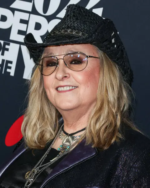 Melissa Etheridge, 2 Şubat 2024 'te Los Angeles Kongre Merkezi' nde düzenlenen Jon Bon Jovi onuruna düzenlenen 2024 MusiCares Person of the Year 'a ulaştı.. 