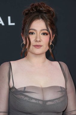 Emma Kenney 3 Şubat 2024 'te Westwood, Los Angeles, Kaliforniya, ABD' deki Regency Bruin Tiyatrosu 'nda düzenlenen Vertical Entertainment' in 'Lola' nın Los Angeles prömiyerine geldi.. 