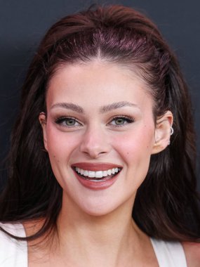 Nicola Peltz Beckham 3 Şubat 2024 'te Westwood, Los Angeles, Kaliforniya, ABD' deki Regency Bruin Tiyatrosu 'nda düzenlenen Los Angeles Dikey Entertainment' in 'Lola' nın galasına geldi.. 