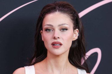 Nicola Peltz Beckham 3 Şubat 2024 'te Westwood, Los Angeles, Kaliforniya, ABD' deki Regency Bruin Tiyatrosu 'nda düzenlenen Los Angeles Dikey Entertainment' in 'Lola' nın galasına geldi.. 