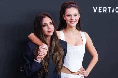 Victoria Beckham ve Nicola Peltz Beckham, 3 Şubat 2024 'te Westwood, Los Angeles, Kaliforniya, ABD' deki Regency Bruin Tiyatrosu 'nda düzenlenen Dikey Entertainment' in 'Lola' sının Los Angeles galasına geldiler.. 