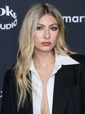 Blu DeTiger, 4 Şubat 2024 'te Hollywood, Los Angeles, Kaliforniya, ABD' de Nya Stüdyoları 'nda düzenlenen 66. GRAMMY Ödülleri' ne ulaştı..