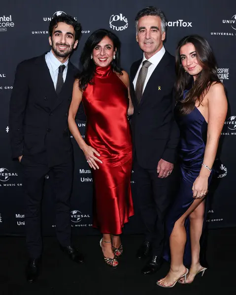 Jeanette Lipman ve kocası Avery Lipman, 4 Şubat 2024 'te Hollywood, Los Angeles, Kaliforniya, ABD' de Nya stüdyolarında düzenlenen Universal Music Group 'un 2024 GRAMMY Ödülleri' ne geldiler..
