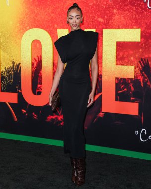 Bella Harris, 6 Şubat 2024 'te Westwood, Los Angeles, Kaliforniya, ABD' deki Regency Village Theatre 'da düzenlenen 