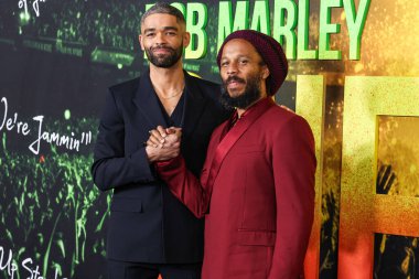 Kingsley Ben-Adir ve Ziggy Marley, 6 Şubat 2024 'te Westwood, Los Angeles, Kaliforniya, ABD' deki Regency Village Theatre 'da düzenlenen Paramount Pictures' ın 