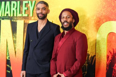 Kingsley Ben-Adir ve Ziggy Marley, 6 Şubat 2024 'te Westwood, Los Angeles, Kaliforniya, ABD' deki Regency Village Theatre 'da düzenlenen Paramount Pictures' ın 