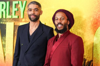 Kingsley Ben-Adir ve Ziggy Marley, 6 Şubat 2024 'te Westwood, Los Angeles, Kaliforniya, ABD' deki Regency Village Theatre 'da düzenlenen Paramount Pictures' ın 