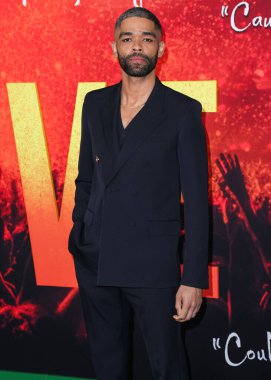 Kingsley Ben-Adir, 6 Şubat 2024 'te Westwood, Los Angeles, Kaliforniya, ABD' deki Regency Village Theatre 'da düzenlenen Paramount Pictures' ın 