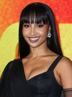 Shenseea, 6 Şubat 2024 'te Westwood, Los Angeles, Kaliforniya, ABD' deki Regency Village Theatre 'da düzenlenen 