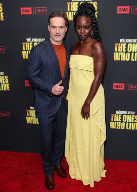 Andrew Lincoln ve Danai Gurira, Los Angeles 'taki AMC +' The Walking Dead 'in galasına geldiler: The One Who Live' Sezon 1, 7 Şubat 2024 'te Hollywood, Los Angeles' taki Pickford Film Çalışmaları Merkezi Linwood Dunn Tiyatrosu 'nda gerçekleştirildi.