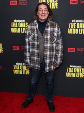 Doug Benson, 7 Şubat 2024 'te Hollywood, Los Angeles, Kaliforniya, ABD' deki Linwood Dunn Tiyatrosu 'nda düzenlenen 1. Sezon' da AMC + 'The Walking Dead' in Los Angeles prömiyerine geldi.