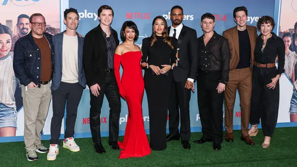 Ross M. Dinerstein, Peter Fried, Joel Courtney, Liza Koshy, Gina Rodriguez, Damon Wayans Jr., Augustus Prew, Ryan Christian ve Trish Sie Netflix 'in 