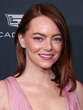 Emma Stone, Beverly Hilton Hotel 'de 10 Şubat 2024' te düzenlenen 76. Geleneksel Amerikan Yönetmenler Birliği (DGA) Ödülleri 'ne geldi.. 