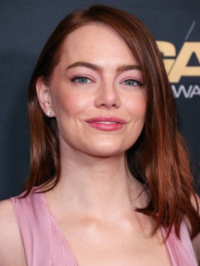 Emma Stone, Beverly Hilton Hotel 'de 10 Şubat 2024' te düzenlenen 76. Geleneksel Amerikan Yönetmenler Birliği (DGA) Ödülleri 'ne geldi.. 