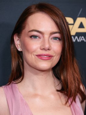 Emma Stone, Beverly Hilton Hotel 'de 10 Şubat 2024' te düzenlenen 76. Geleneksel Amerikan Yönetmenler Birliği (DGA) Ödülleri 'ne geldi.. 