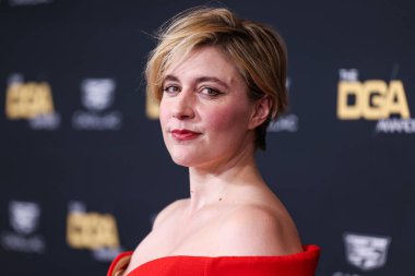 Balmain giyen Greta Gerwig, 10 Şubat 2024 'te Beverly Hilton Oteli' nde düzenlenen 76. Yıllık Amerikan Yönetmenler Birliği (DGA) Ödülleri 'ne geldi.. 