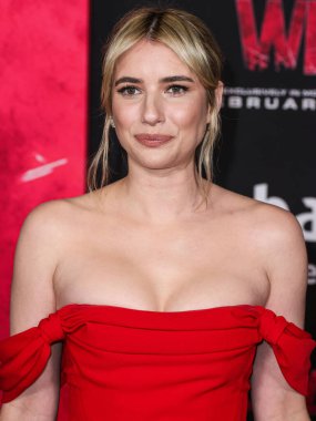 Carolina Herrera elbisesi giyen Emma Roberts, 12 Şubat 2024 'te Westwood, Los Angeles, Kaliforniya, ABD' deki Regency Village Theatre 'da düzenlenen' Madame Web 'filminin dünya prömiyerine geldi..