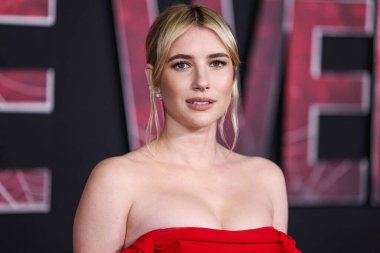 Carolina Herrera elbisesi giyen Emma Roberts, 12 Şubat 2024 'te Westwood, Los Angeles, Kaliforniya, ABD' deki Regency Village Theatre 'da düzenlenen' Madame Web 'filminin dünya prömiyerine geldi..