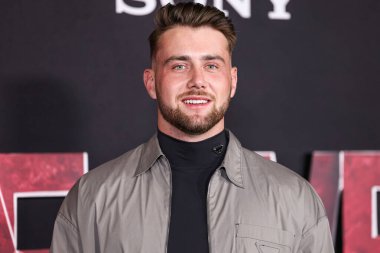 Harry Jowsey, 12 Şubat 2024 'te Westwood, Los Angeles, Kaliforniya' da Regency Village Theatre 'da düzenlenen 