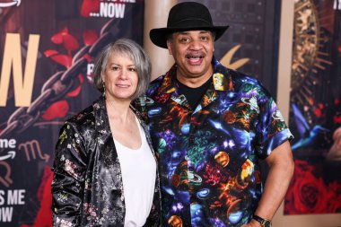 Alice Young ve kocası Neil deGrasse Tyson, 13 Şubat 2024 'te Hollywood, Los Angeles, Kaliforniya, ABD' de bulunan Dolby Tiyatrosu 'nda düzenlenen' This Is Me... Now: A Love Story 'adlı Amazon MGM Stüdyolarının Los Angeles galasına geldiler.. 