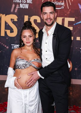 Tia Bellissimo ve kocası Tony Bellissimo, 13 Şubat 2024 'te Hollywood, Los Angeles, Kaliforniya, ABD' de bulunan Dolby Tiyatrosu 'nda düzenlenen Amazon MGM Stüdyoları' nın 