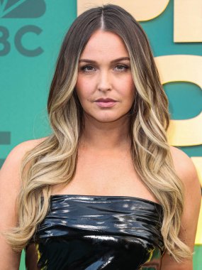 Camilla Luddington, 18 Şubat 2024 'te Santa Monica, Los Angeles, Kaliforniya, ABD' deki Barker Hangarı 'nda düzenlenen 49..