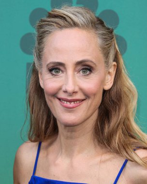 Kim Raver, 18 Şubat 2024 'te Santa Monica, Los Angeles, Kaliforniya' da düzenlenen The Barker Hangar 'da düzenlenen 49.. 
