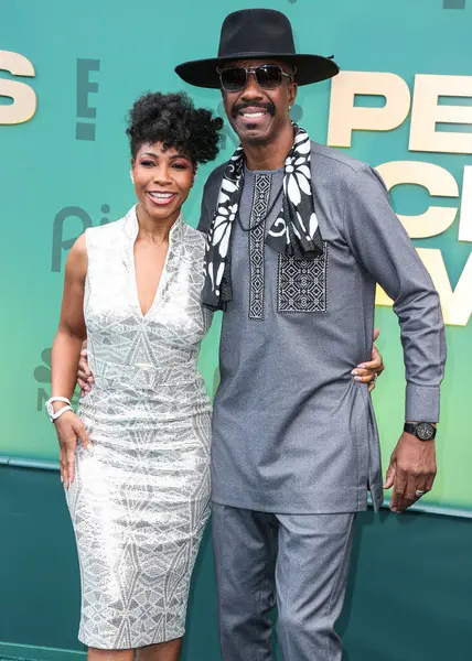 Shahidah Omar ve kocası J.B. Smoove, 18 Şubat 2024 'te ABD' nin Los Angeles, Kaliforniya eyaletinde bulunan Barker Hangar 'da düzenlenen 49..