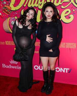 Bhad Bhabie (Danielle Peskowitz Bregoli) ve Esther Povitsky Los Angeles Premiere Of Shout 'a vardılar! Stüdyolar, Her Şey Komedi ve Ütopya 'nın Haziran' ı 20 Şubat 2024 'te Hollywood, Los Angeles, ABD' deki TCL Çin 6 Tiyatrosu 'nda düzenlendi.