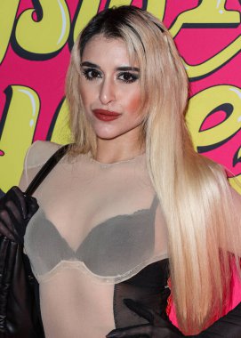 Gia Woods, Los Angeles Çığlık Galası 'na geliyor! Stüdyolar, Her Şey Komedi ve Ütopya 'nın Haziran' ı 20 Şubat 2024 'te Hollywood, Los Angeles, Kaliforniya, ABD' deki TCL Çin 6 Tiyatrosu 'nda düzenlendi..