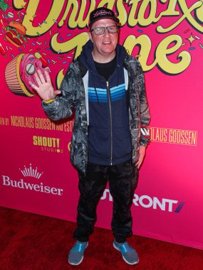 Nick Swardson, Los Angeles Çığlık 'ın galasına geliyor! Stüdyolar, Her Şey Komedi ve Ütopya 'nın Haziran' ı 20 Şubat 2024 'te Hollywood, Los Angeles, Kaliforniya, ABD' deki TCL Çin 6 Tiyatrosu 'nda düzenlendi.. 