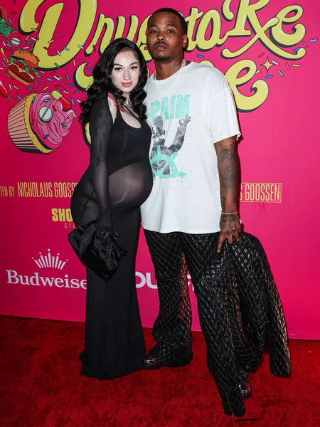 Bhad Bhabie (Danielle Peskowitz Bregoli) ve erkek arkadaşı Le Vaughn, Los Angeles Premiere Of Shout 'a geldiler! Stüdyolar, Her Şey Komedi ve Ütopya 'nın Haziran' ı 20 Şubat 2024 'te Hollywood, Los Angeles' taki TCL Çin 6 Tiyatrosu 'nda düzenlendi.