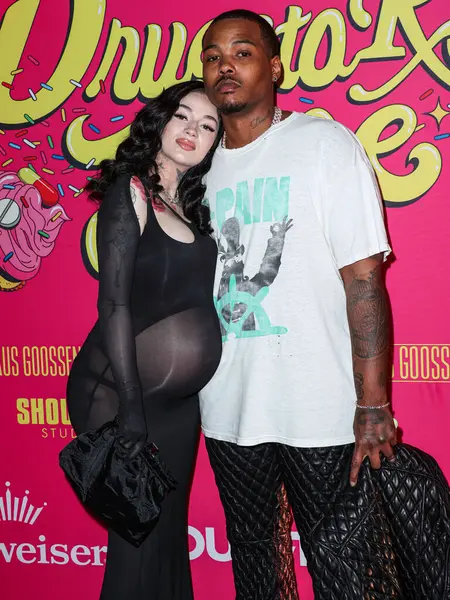 Bhad Bhabie (Danielle Peskowitz Bregoli) ve erkek arkadaşı Le Vaughn, Los Angeles Premiere Of Shout 'a geldiler! Stüdyolar, Her Şey Komedi ve Ütopya 'nın Haziran' ı 20 Şubat 2024 'te Hollywood, Los Angeles' taki TCL Çin 6 Tiyatrosu 'nda düzenlendi.