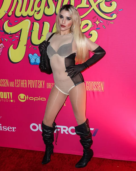 Gia Woods, Los Angeles Çığlık Galası 'na geliyor! Stüdyolar, Her Şey Komedi ve Ütopya 'nın Haziran' ı 20 Şubat 2024 'te Hollywood, Los Angeles, Kaliforniya, ABD' deki TCL Çin 6 Tiyatrosu 'nda düzenlendi..