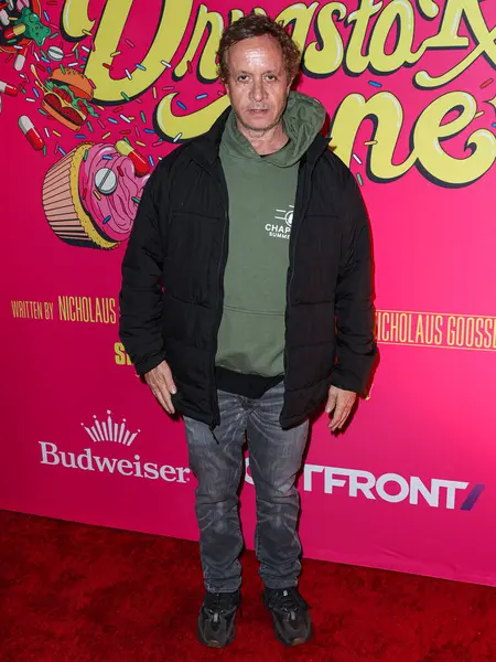 Pauly Shore, Los Angeles 'ın ilk gösterimine geliyor! Stüdyolar, Her Şey Komedi ve Ütopya 'nın Haziran' ı 20 Şubat 2024 'te Hollywood, Los Angeles, Kaliforniya, ABD' deki TCL Çin 6 Tiyatrosu 'nda düzenlendi..