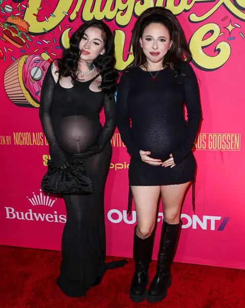 Bhad Bhabie (Danielle Peskowitz Bregoli) ve Esther Povitsky Los Angeles Premiere Of Shout 'a vardılar! Stüdyolar, Her Şey Komedi ve Ütopya 'nın Haziran' ı 20 Şubat 2024 'te Hollywood, Los Angeles, ABD' deki TCL Çin 6 Tiyatrosu 'nda düzenlendi.