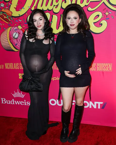 Bhad Bhabie (Danielle Peskowitz Bregoli) ve Esther Povitsky Los Angeles Premiere Of Shout 'a vardılar! Stüdyolar, Her Şey Komedi ve Ütopya 'nın Haziran' ı 20 Şubat 2024 'te Hollywood, Los Angeles, ABD' deki TCL Çin 6 Tiyatrosu 'nda düzenlendi.