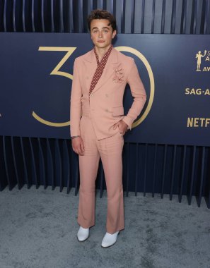 Ben Ahlers, Shrine Auditorium ve Expo Hall 'da 24 Şubat 2024' te düzenlenen 30. Yıllık Sinema Oyuncuları Birliği Ödülleri 'ne katılıyor.. 