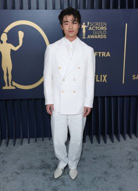 Dallas Liu, Shrine Konser Salonu ve Fuar Salonu 'nda 24 Şubat 2024' te düzenlenen 30. Yıllık Sinema Oyuncuları Loncası Ödülleri 'ne ulaştı.. 