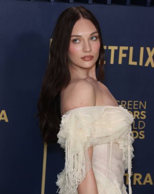 Klasik Alexander McQueen 'i giyen Maddie Ziegler, 24 Şubat 2024' te ABD 'nin Kaliforniya eyaletinin Los Angeles kentinde düzenlenen Shrine Konser Salonu ve Fuar Salonu' nda düzenlenen 30..