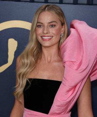 Schiaparelli FW20 Couture giyen Margot Robbie, 24 Şubat 2024 'te ABD' nin Kaliforniya eyaletinin Los Angeles kentinde düzenlenen Shrine Konser Salonu ve Fuar Salonu 'nda düzenlenen 30.. 
