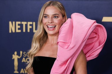 Schiaparelli FW20 Couture giyen Margot Robbie, 24 Şubat 2024 'te ABD' nin Kaliforniya eyaletinin Los Angeles kentinde düzenlenen Shrine Konser Salonu ve Fuar Salonu 'nda düzenlenen 30.. 