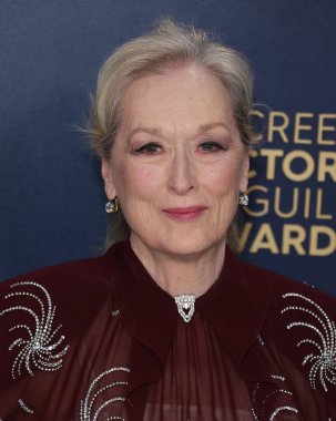 Prada giyen Meryl Streep, 24 Şubat 2024 'te ABD' nin Kaliforniya eyaletinin Los Angeles kentinde düzenlenen Shrine Konser Salonu ve Fuar Salonu 'nda düzenlenen 30..