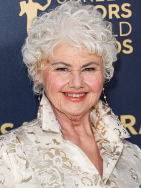 Atıcı Versace SS15 Couture giyen Annette Badland, 24 Şubat 2024 'te ABD' nin Kaliforniya eyaletinin Los Angeles kentinde düzenlenen Shrine Konser Salonu ve Fuar Salonu 'nda düzenlenen 30..