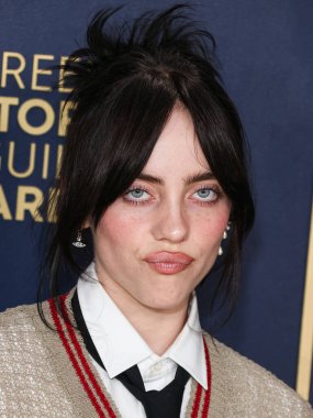 Vivienne Westwood 'u giyen Billie Eilish, 24 Şubat 2024' te ABD 'nin Kaliforniya eyaletinin Los Angeles kentindeki Shrine Auditorium ve Expo Hall' da düzenlenen 30.. 