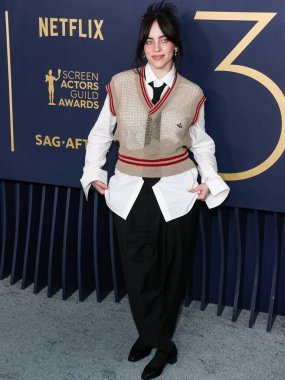 Vivienne Westwood 'u giyen Billie Eilish, 24 Şubat 2024' te ABD 'nin Kaliforniya eyaletinin Los Angeles kentindeki Shrine Auditorium ve Expo Hall' da düzenlenen 30.. 